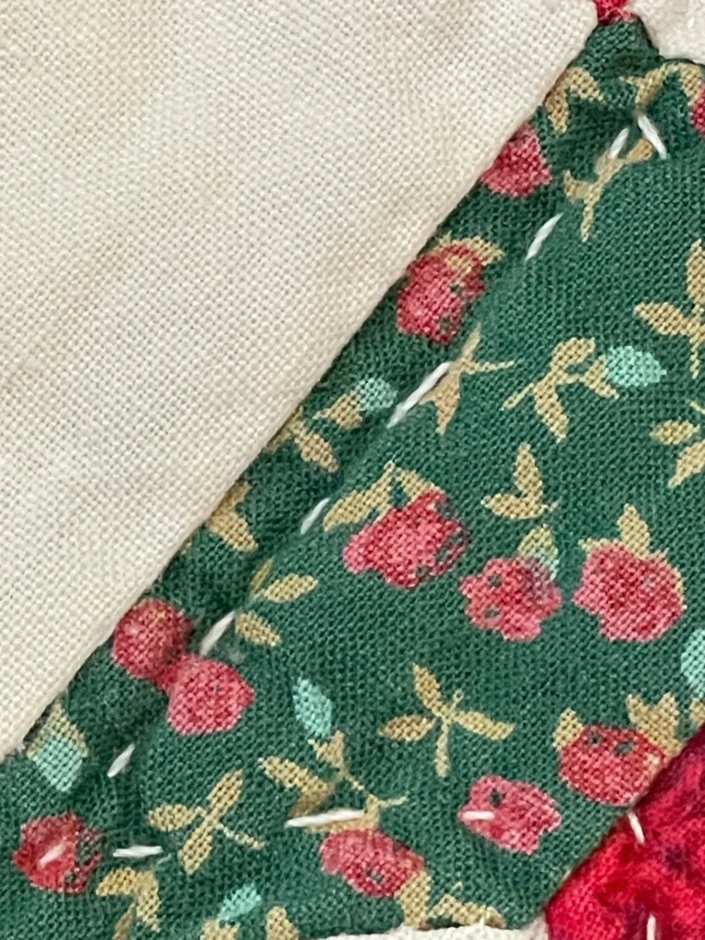 Handmade Double Wedding Ring Country Star Red Green Cream Lap Quilt Wall Hanging